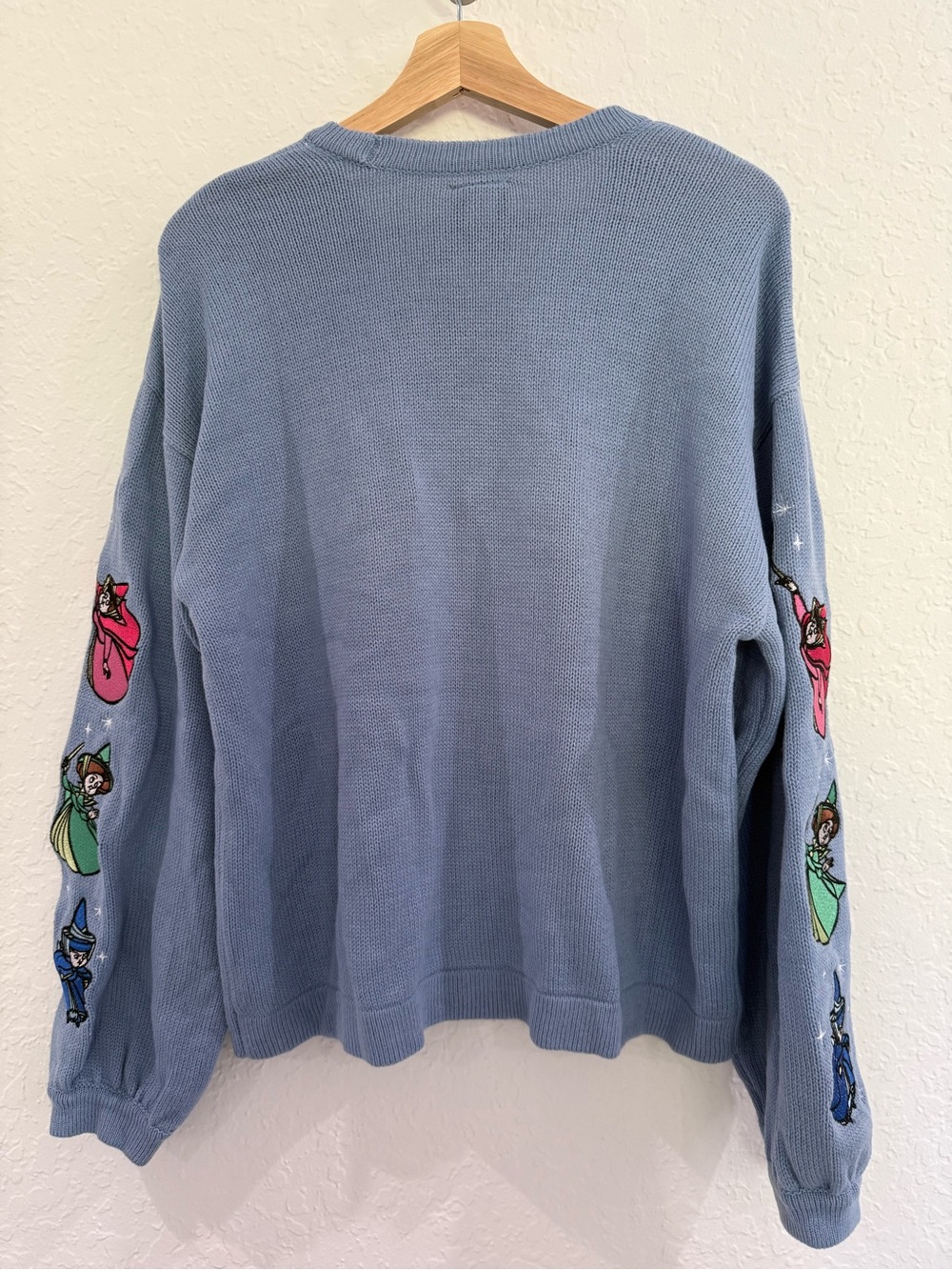 🛍️ SOLD 🛍️ NEW Disney Princess Aurora Sleeping Beauty Embroidered Cardigan - Picture 6 of 6